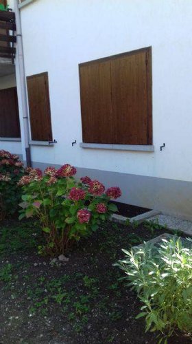 SOLUZIONE ABITABILE DA SUBITO CON INVIDIABILE TERRAZZONE! Serina