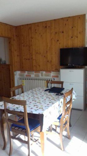 SOLUZIONE ABITABILE DA SUBITO CON INVIDIABILE TERRAZZONE! Serina