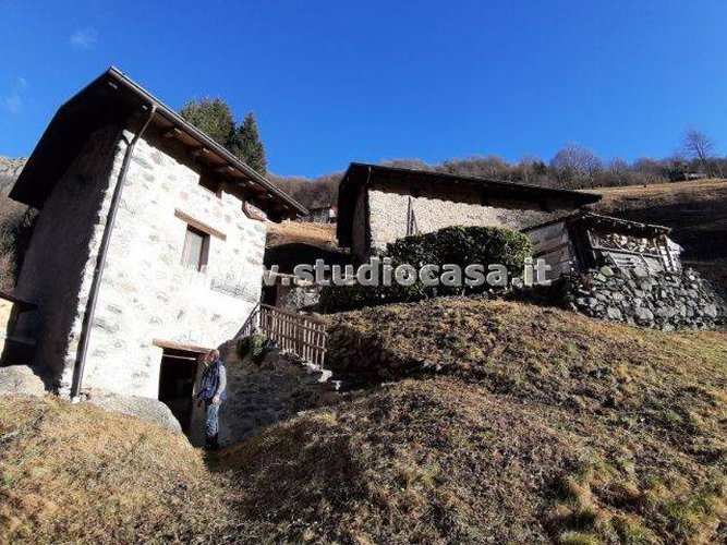 RUSTICHETTO IMMERSO NEL VERDE!!!!! Ornica