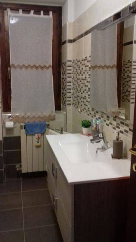 SOLUZIONE ABITABILE DA SUBITO CON INVIDIABILE TERRAZZONE! Serina