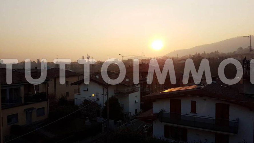 BILOCALE RISTRUTTURATO ULTIMO PIANO Alzano Lombardo