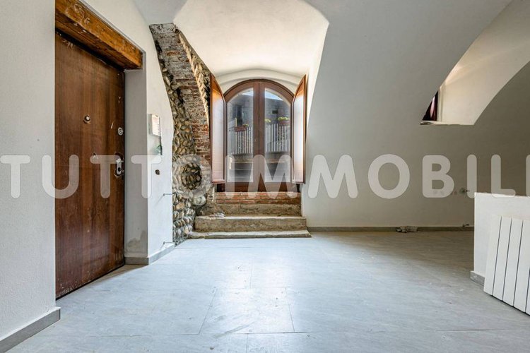 MONOLOCALE PIANO TERRA CON INGRESSO INDIPENDENTE Scanzorosciate