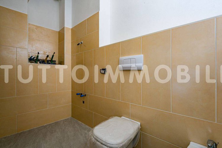 MONOLOCALE PIANO TERRA CON INGRESSO INDIPENDENTE Scanzorosciate