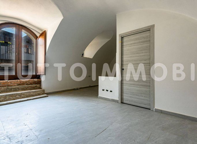 MONOLOCALE PIANO TERRA CON INGRESSO INDIPENDENTE Scanzorosciate