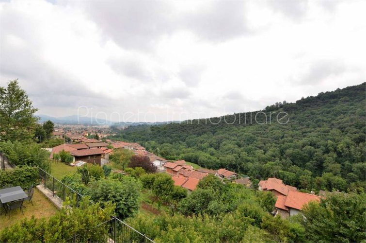 TRILOCALE all'ultimo piano, immerso nel verde Ponteranica