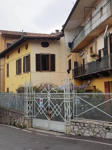 TRILOCALE AD ALZANO LOMBARDO IN PIENO CENTRO Alzano Lombardo