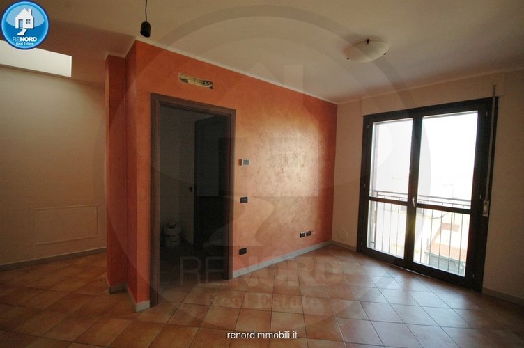 MONOLOCALE Valera fratta