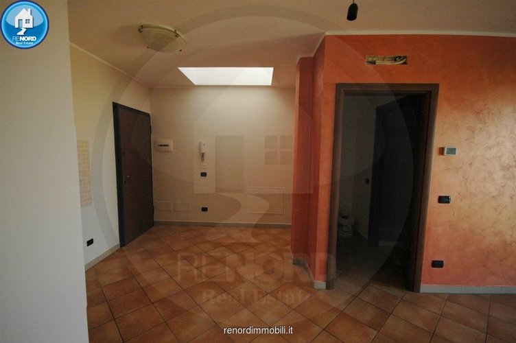 MONOLOCALE Valera fratta