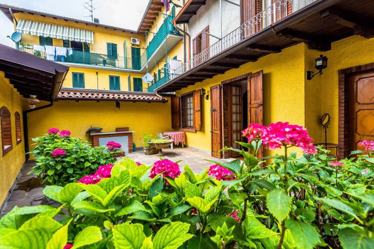 Alzano Lombardo Bifamiliare nel centro storico Alzano Lombardo