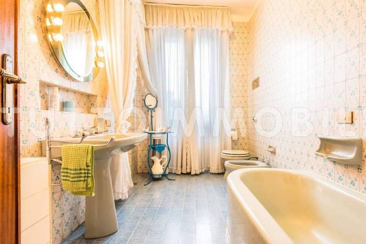 Alzano Lombardo Bifamiliare nel centro storico Alzano Lombardo