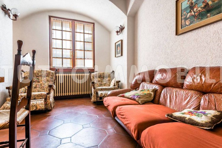 Alzano Lombardo Bifamiliare nel centro storico Alzano Lombardo