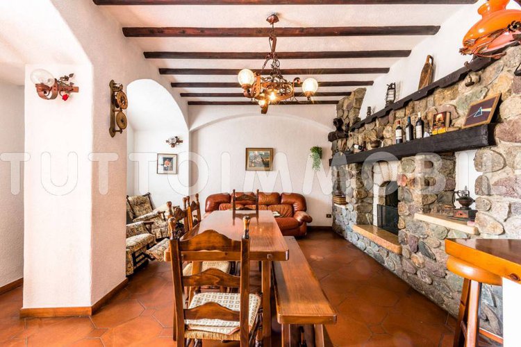 Alzano Lombardo Bifamiliare nel centro storico Alzano Lombardo