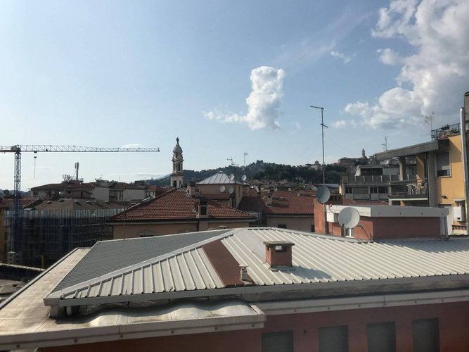 Centralissimo ultimo piano completamente ristrutturato Bergamo