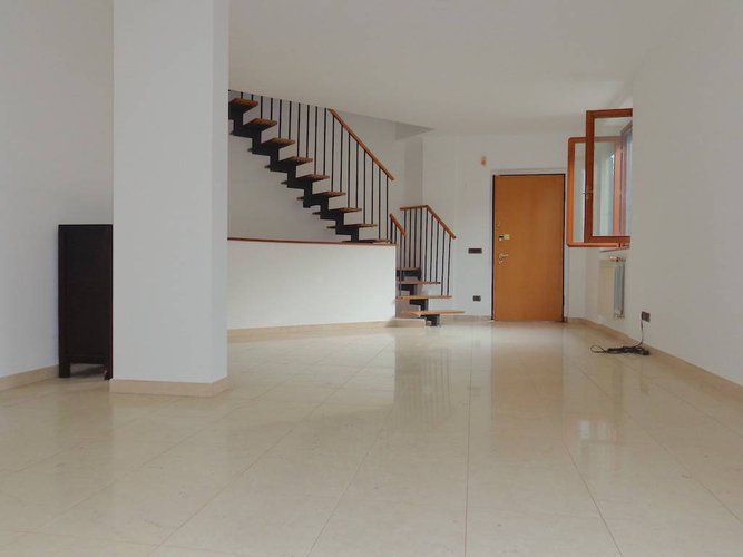 VERDELLO VILLA BIFAMILIARE LIBERA SUBITO!!! Verdello