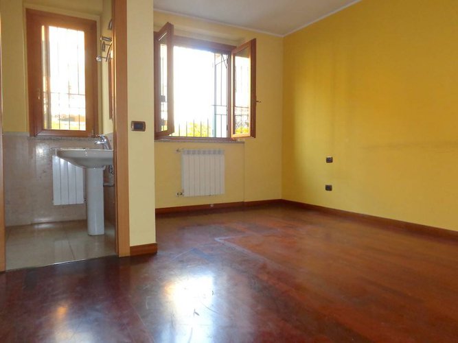 VERDELLO VILLA BIFAMILIARE LIBERA SUBITO!!!