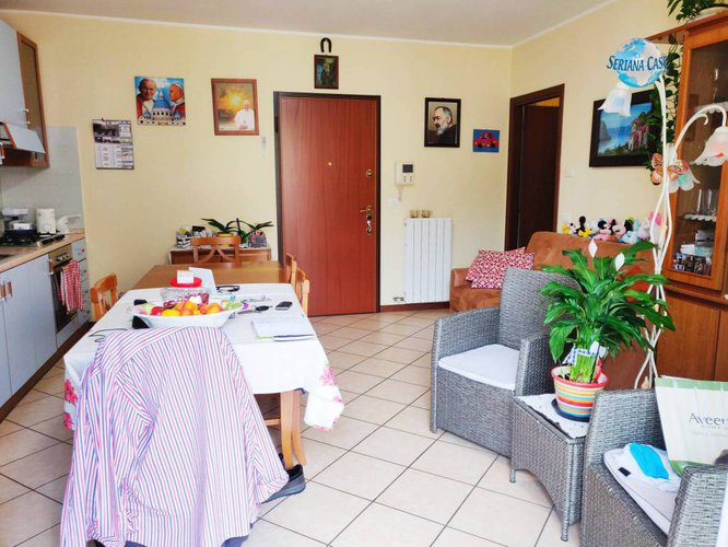 Grazioso bilocale con box, comodamente servito da ascensore Gazzaniga