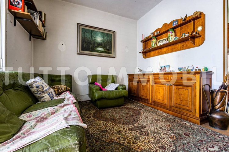 TRILOCALE DA RISTRUTTURARE ALBINO CENTRO Albino