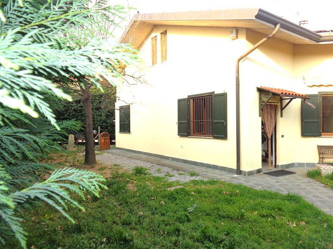 VERDELLO VILLA BIFAMILIARE LIBERA SUBITO!!! Verdello