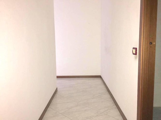 VERDELLINO LIBERO SUBITO!!! TRILOCALE CON BOX IN CENTRO Verdellino