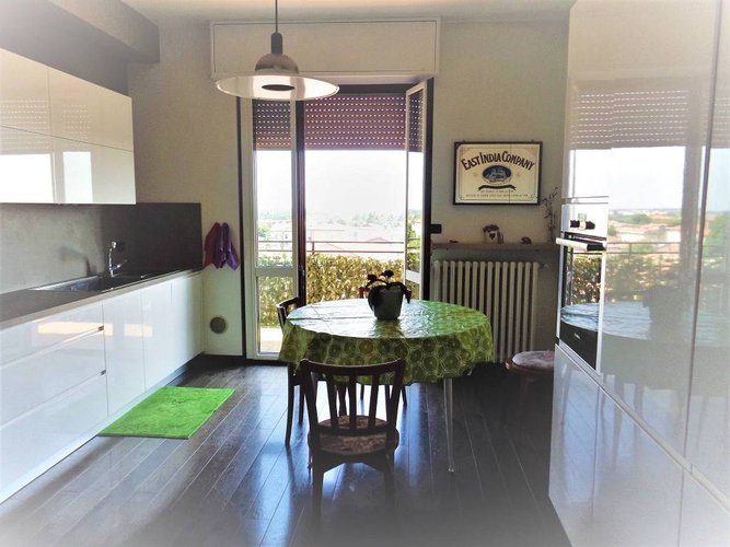 Verdello centro trilocale ampio + box ampio e cantina Verdello