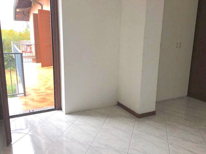 VERDELLINO LIBERO SUBITO!!! TRILOCALE CON BOX IN CENTRO Verdellino