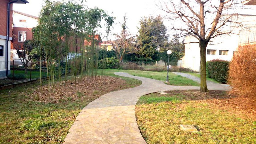 VERDELLINO LIBERO SUBITO!!! TRILOCALE CON BOX IN CENTRO Verdellino