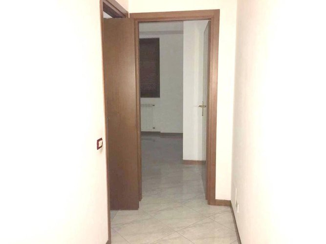 VERDELLINO LIBERO SUBITO!!! TRILOCALE CON BOX IN CENTRO Verdellino