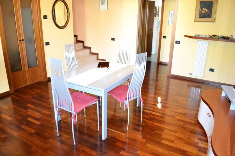 RECENTE. 3 CAMERE, 2 BAGNI, 2 TERRAZZE, CANTINA E BOX DOPPIO Seriate