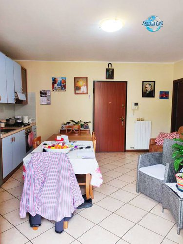 Grazioso bilocale con box, comodamente servito da ascensore Gazzaniga