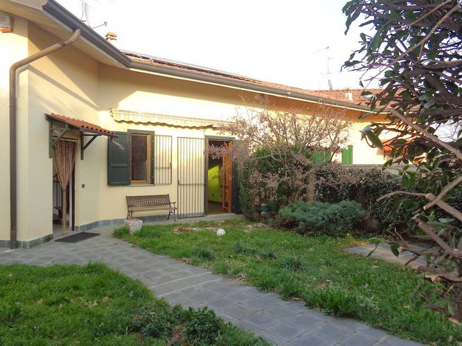 VERDELLO VILLA BIFAMILIARE LIBERA SUBITO!!! Verdello