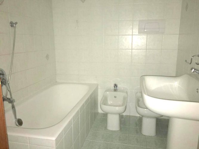 VERDELLINO LIBERO SUBITO!!! TRILOCALE CON BOX IN CENTRO Verdellino