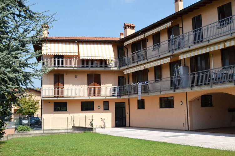 ZONA SCUOLA. RECENTE TRILOCALE CON BALCONI E BOX DOPPIO