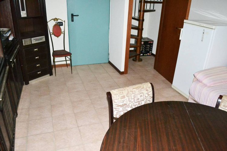 RECENTE TRILOCALE IN VILLA, GIARDINO, TAVERNA E BOX DOPPIO Cenate Sotto
