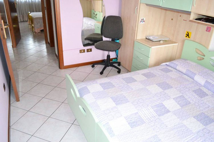 ZONA SCUOLA. RECENTE TRILOCALE CON BALCONI E BOX DOPPIO Calcinate