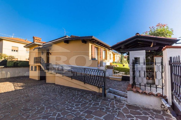 Azzano San Paolo - Villa bifamiliare Azzano San Paolo