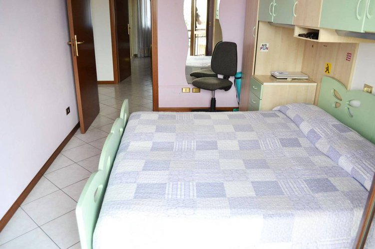 ZONA SCUOLA. RECENTE TRILOCALE CON BALCONI E BOX DOPPIO Calcinate