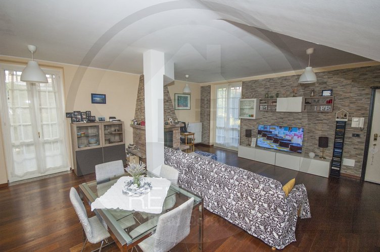 VILLA A SCHIERA Torrevecchia pia