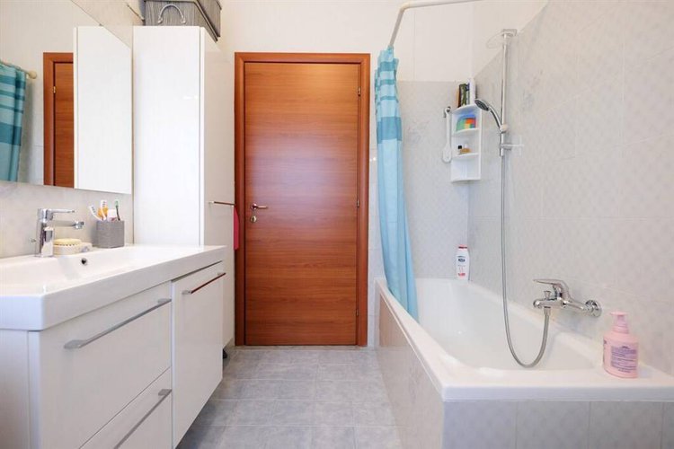 TRILOCALE TERMOAUTONOMO RISTRUTTURATO CON AMPIA CANTINA Paderno d'Adda