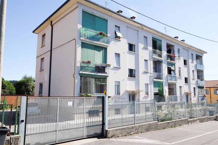 TRILOCALE TERMOAUTONOMO RISTRUTTURATO CON AMPIA CANTINA Paderno d'Adda