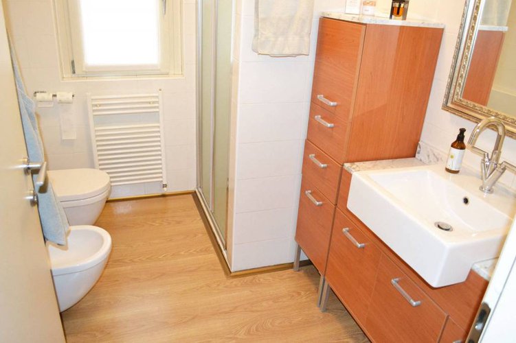 INGRESSO INDIPENDENTE. QUADRILOCALE, 2 BAGNI E BOX DOPPIO Cavernago