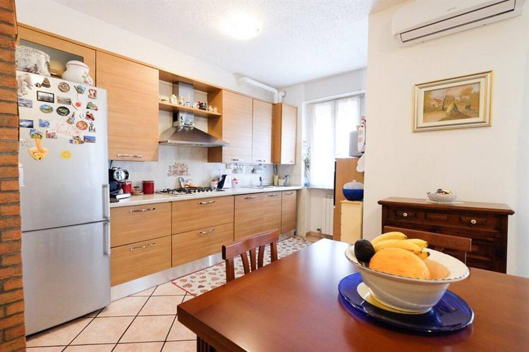 TRILOCALE TERMOAUTONOMO RISTRUTTURATO CON AMPIA CANTINA Paderno d'Adda