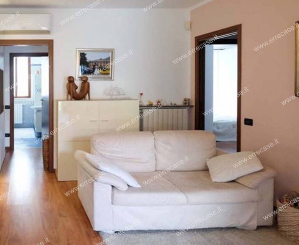 € 3.000 di anticipo + € 480 al mese Boltiere