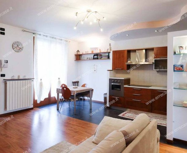 € 3.000 di anticipo + € 480 al mese Boltiere