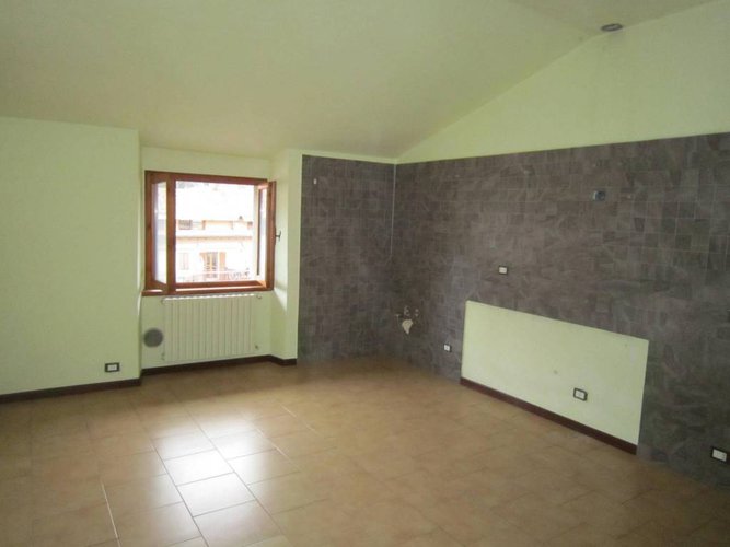 NEMBRO VILLA CON 400 MQ DI GIARDINO Nembro