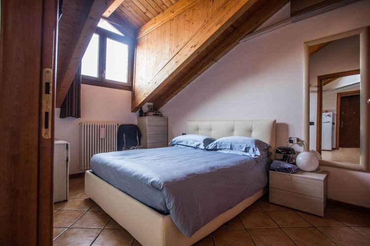 Bilocale mansardato in recente minipalazzina a piano ultimo. Bergamo