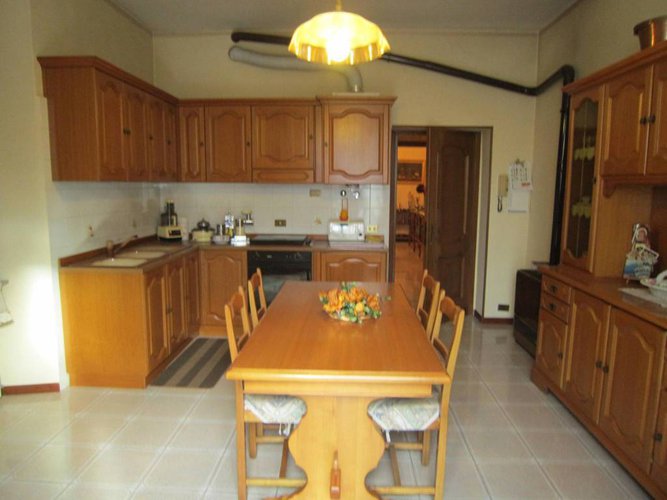 NEMBRO VILLA CON 400 MQ DI GIARDINO Nembro