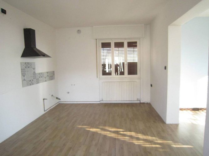 NEMBRO-LONNO VILLA SINGOLA CON GIARDINO PRIVATO Nembro