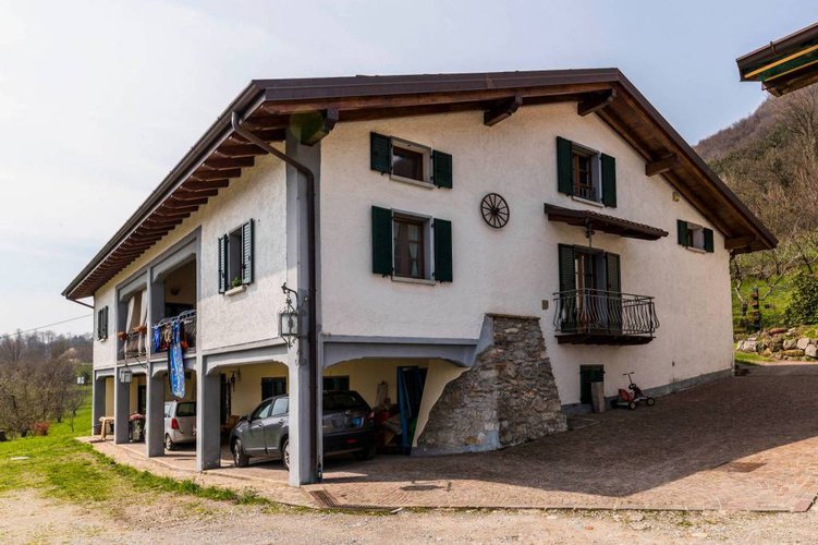 Cascinale bergamasco finemente ristrutturato Albino