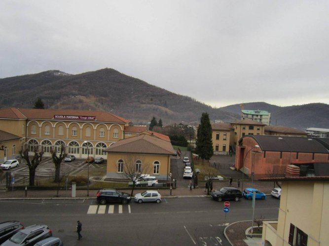 NEMBRO VILLA CON 400 MQ DI GIARDINO Nembro