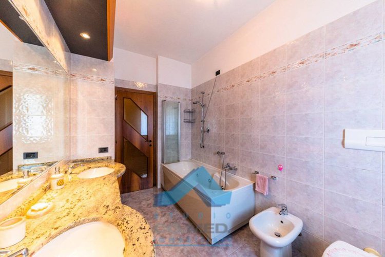 Trilocale Azzano San Paolo